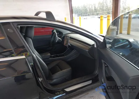 2018 Tesla Model 3 Long Range/Performance из США, поврежденный, VIN 5YJ3E1EB9JF110658